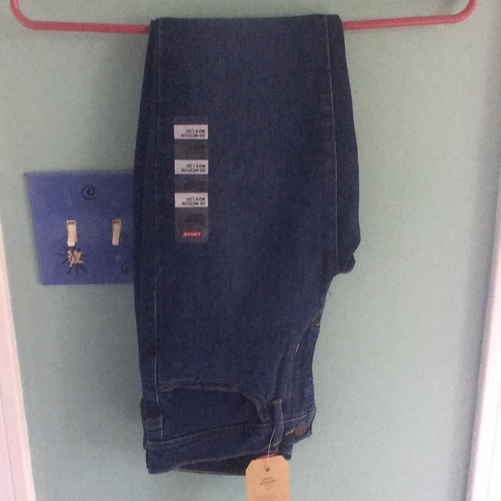 Levi’s 311 shaping skinny jean waist 24” length 30